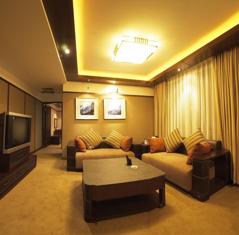 Xinjiang Yema International Clubhouse Hotel Urumqi Exterior photo